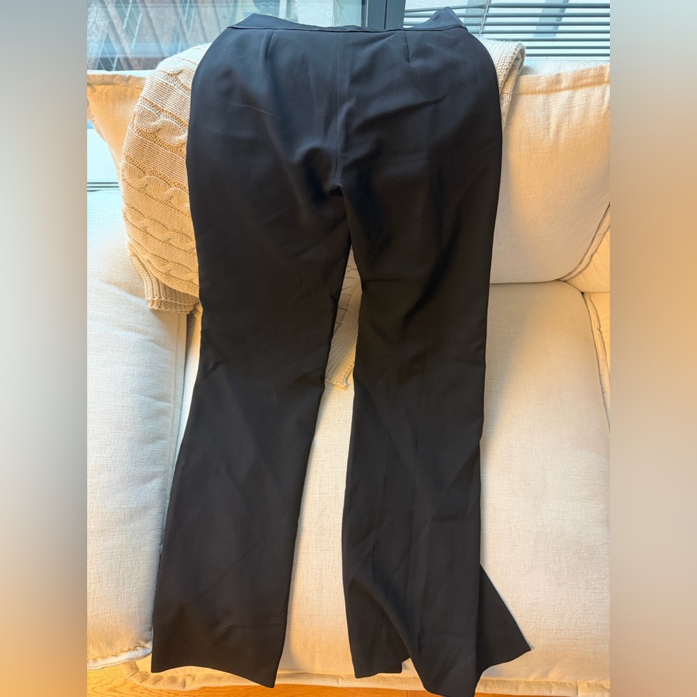 Simkhai
Crepe straight-leg trousers
Size 4
Excellent condition worn once - Picture 5 of 7